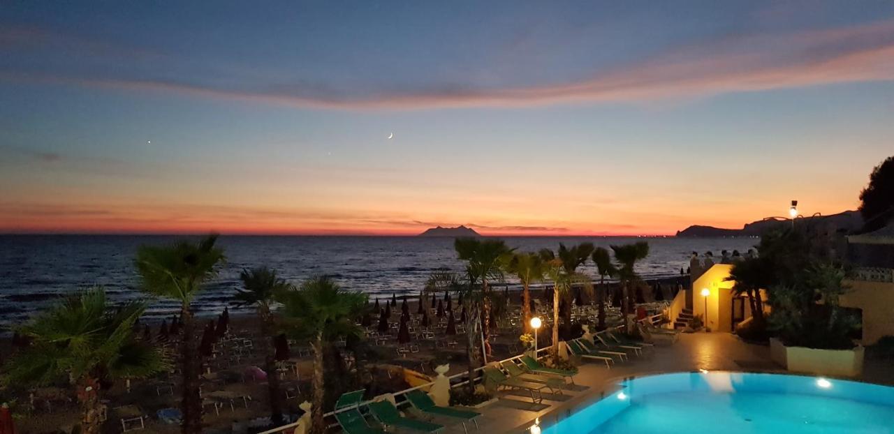 Hotel La Playa Сперлонга Экстерьер фото